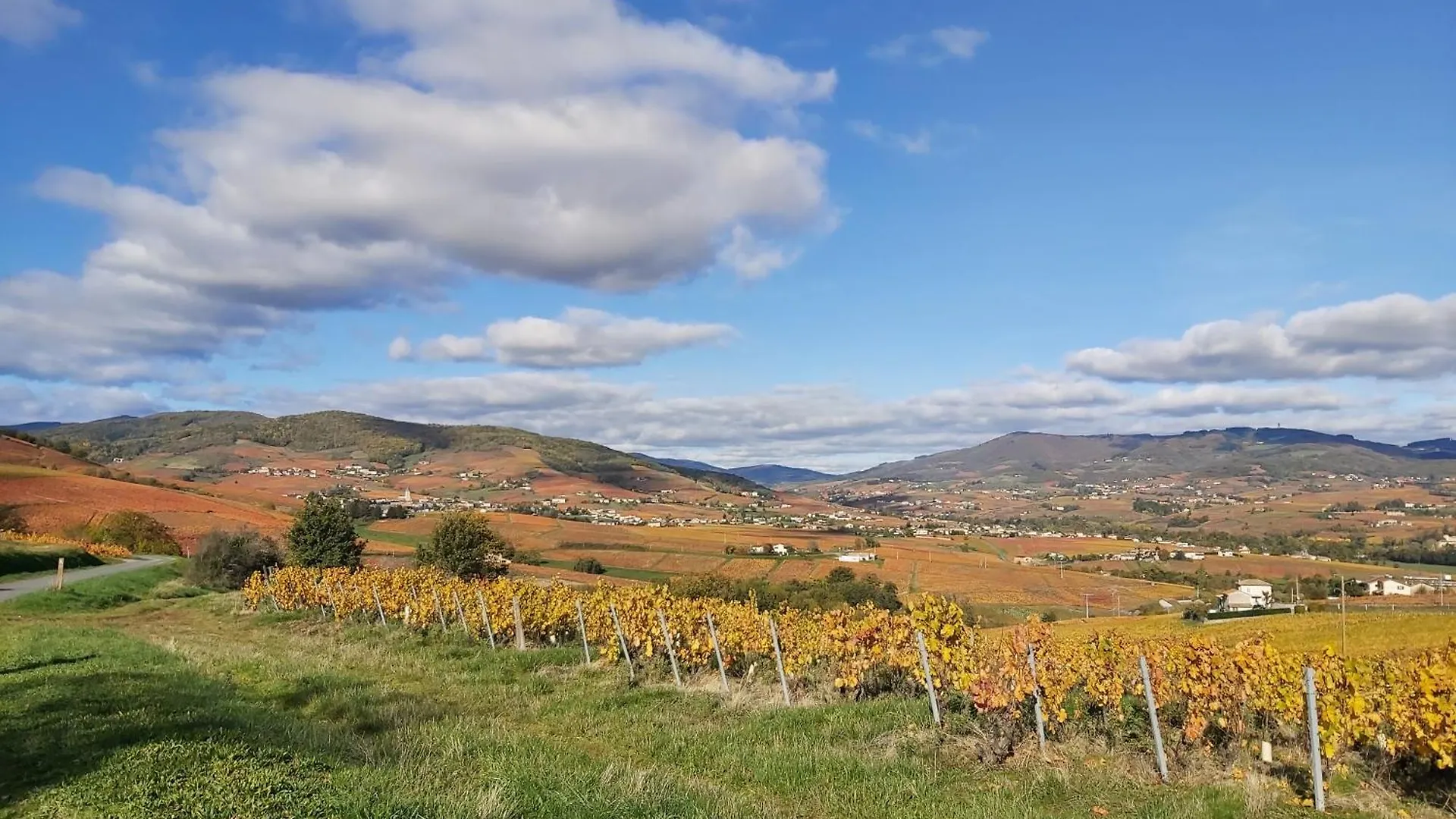 Gite Les Hirondelles Saint-Lager 0*,  France